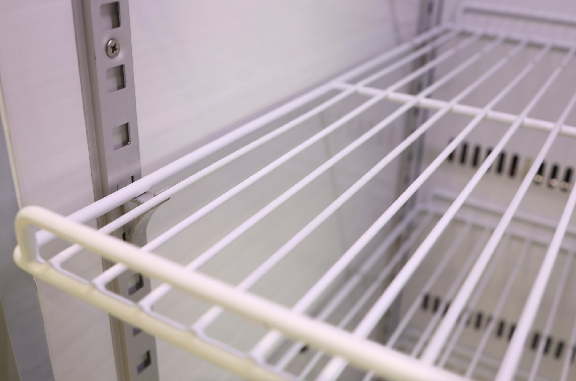 adjustable wire shelving in k214sdf